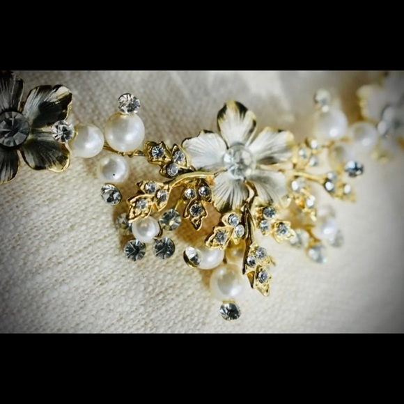 Vintage Necklace and Earrings Set - Picture 6 of 9